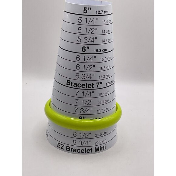 Set Of 4 Bangle Bracelets Mixed Colors White Beige Neon Green Plastic - Picture 4 of 6